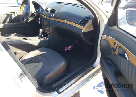 2008 Mercedes-Benz E 550 z USA, uszkodzony, nr VIN WDBUF72X18B329890